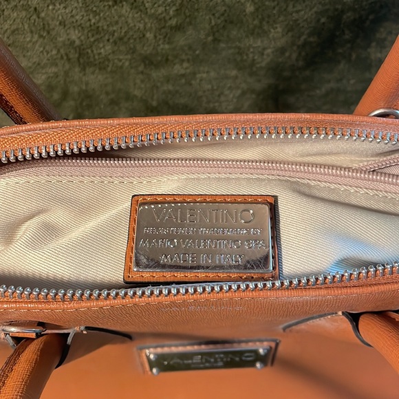 Valentino Milano tan tote bag - Picture 2 of 4